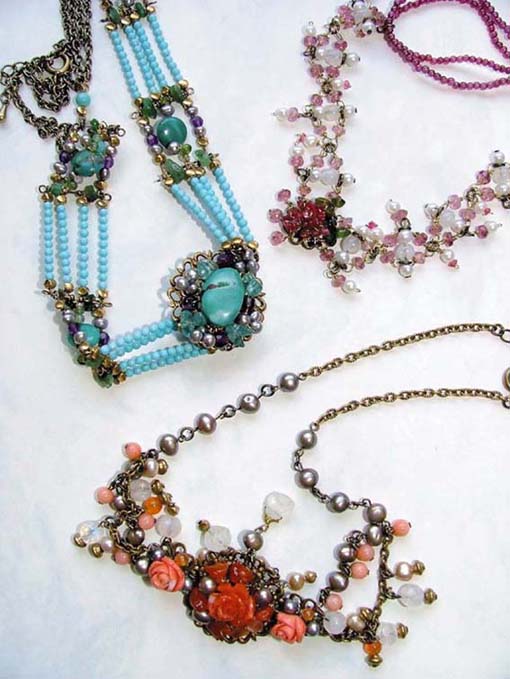 �V�R�΃r�[�Y�A�N�Z�T���[ �l�b�N���X�u���X���b�g�����O�s�A�X